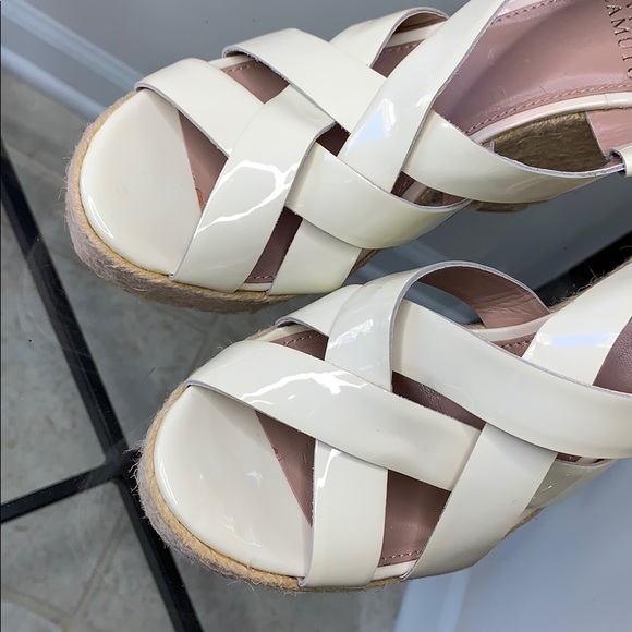 Vince CAMUTO wedges - Picture 8 of 8